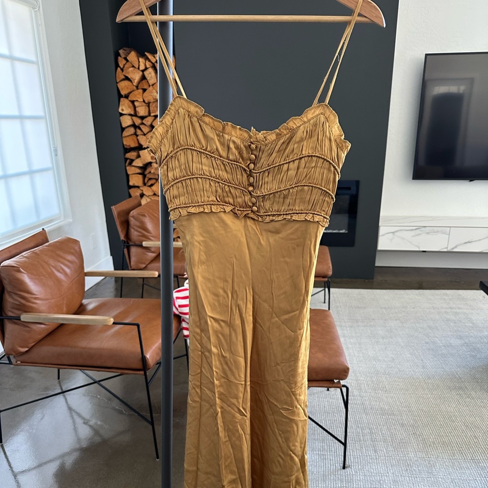 ASTR The label Zola Smocked midi